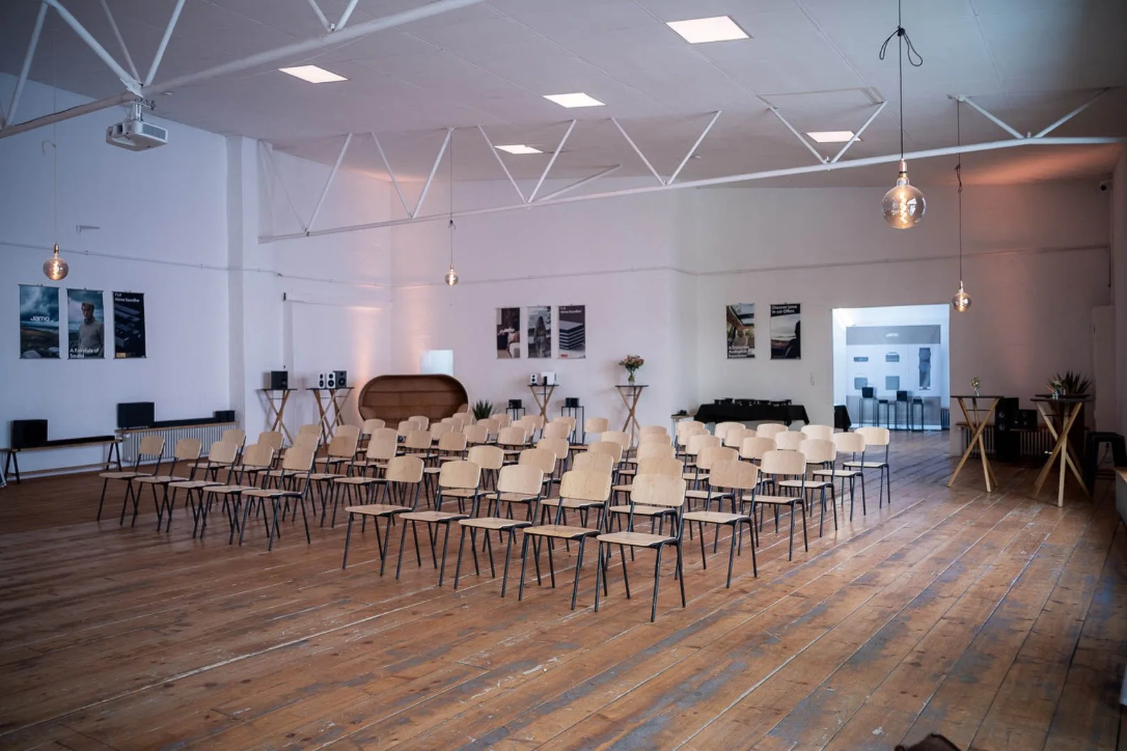 jamo holding limited product presentation im G3 Studio